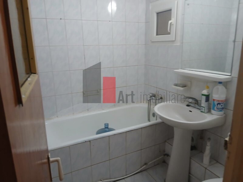 Basarabia, Stadionul National, 2 camere