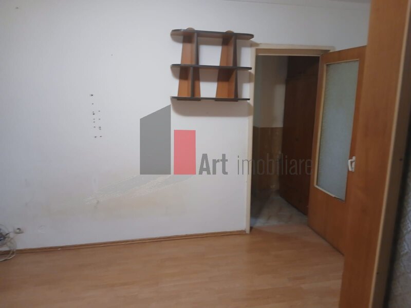 Basarabia, Stadionul National, 2 camere