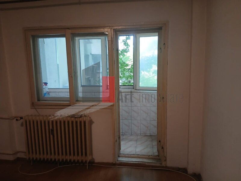 Basarabia, Stadionul National, 2 camere