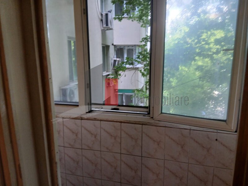 Basarabia, Stadionul National, 2 camere